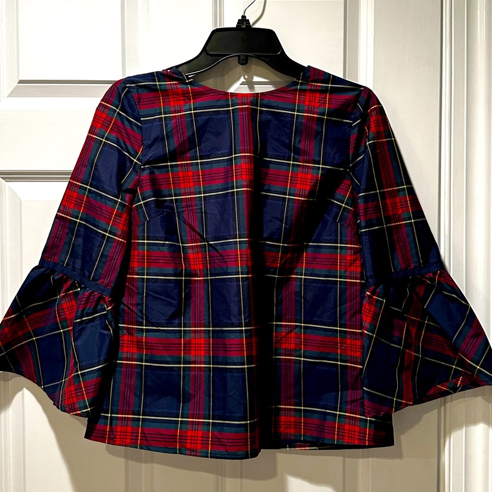 Women’s Vineyard Vines top - worn once!